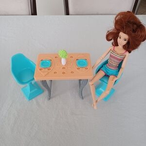Barbie Doll House Dining Table & Chairs